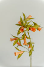 Glockenblumenstrauß aus italienischem Krepppapier, Höhe 39 cm, Drahtstiel anpassbar