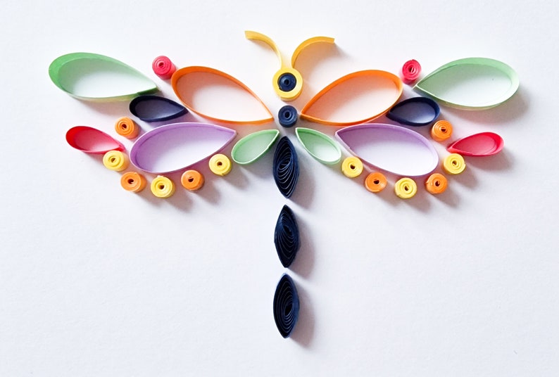 Quilling-Kit für Anfänger, Bastelset mit Vögeln, Bienen und Schmetterlingen, inkl. Werkzeug und Zubehör