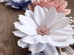 Papierblumen Wanddeko Set mit Namensschild für Kinderzimmer, Rosa Weiß, 23cm Rosen