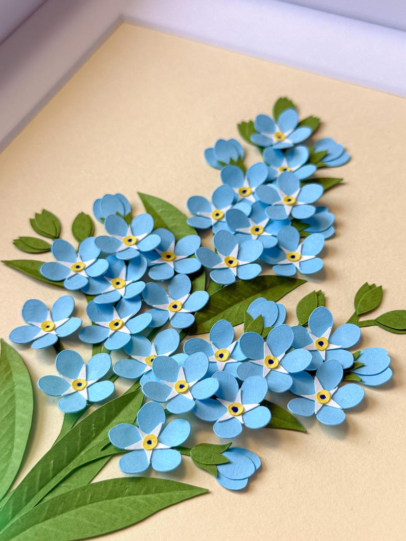 Gerahmtes 3D Papierbild Vergissmeinnicht - Florale Wanddekoration mit Holzrahmen, 265x215x30 mm