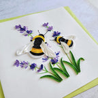 Quilling Grußkarte Bienen und Lavendel – Papierkunst Karte 15x15 cm mit Umschlag