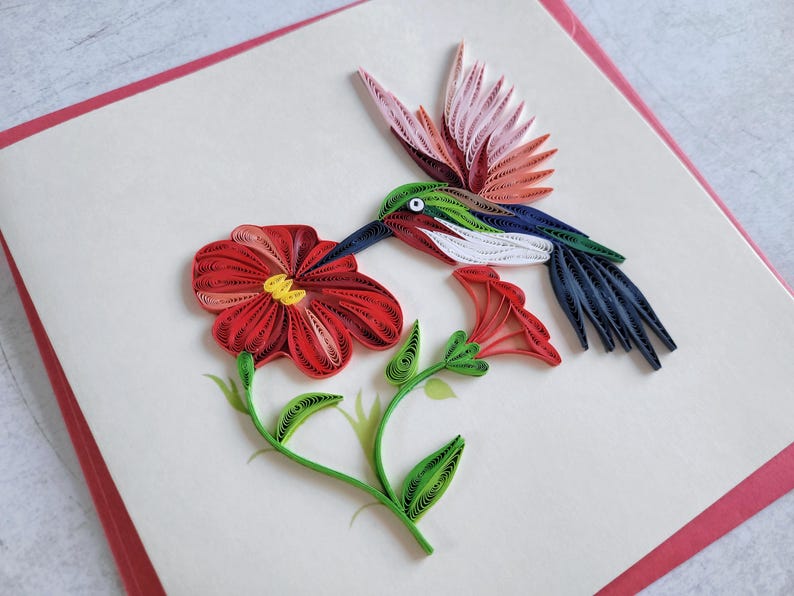 Quilling Grußkarte Kolibris mit roten Blumen - 3D Handgemachte Papierkunst für Geburtstag, Muttertag, Besondere Anlässe, 15x15 cm