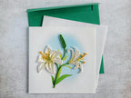 Quilling Karte Lilien – Handgemachte 3D Grußkarte mit Blumenmotiv, 15x15 cm