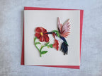 Quilling Grußkarte Kolibris mit roten Blumen - 3D Handgemachte Papierkunst für Geburtstag, Muttertag, Besondere Anlässe, 15x15 cm