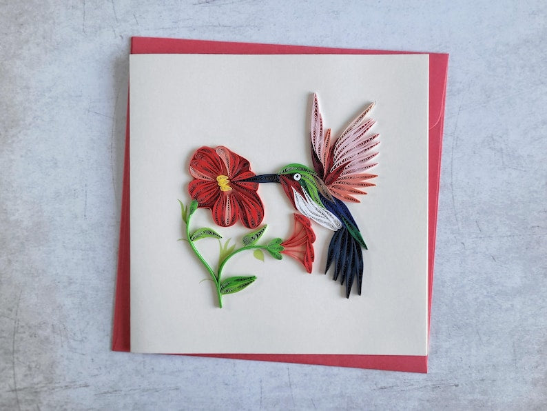 Quilling Grußkarte Kolibris mit roten Blumen - 3D Handgemachte Papierkunst für Geburtstag, Muttertag, Besondere Anlässe, 15x15 cm