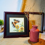 Quilling Schmetterling & Blumen Wandkunst, Gerahmtes 3D Papier Dekor, 24x24 cm, Handgefertigt