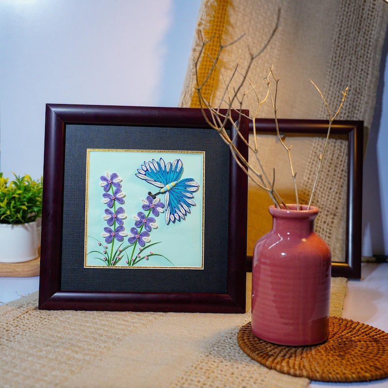 Gerahmtes 3D-Papierblumenbild mit Schmetterlingen, 24 x 24 cm, Wanddekoration