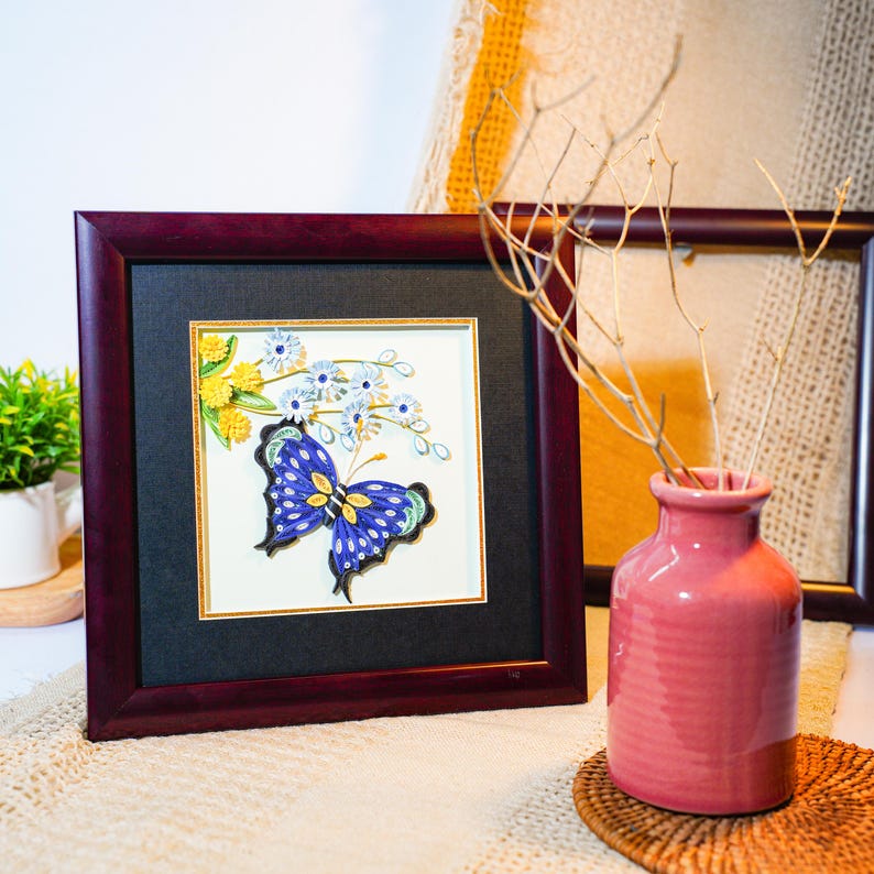 Quilling Wandkunst Schmetterling 3D Papierkunst Blau Gelb 24x24 cm Gerahmt
