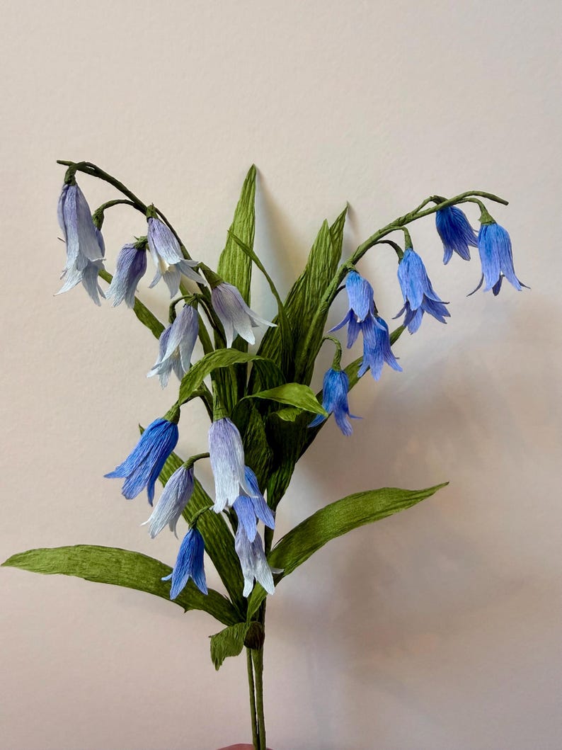 Glockenblume aus Krepppapier, handgefertigt, 7 Blüten, 4 Blätter, flexible Stiele, einzelner Stiel oder Bündel