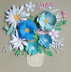 Dreidimensionales Papierblumenbild, geprägter blauer Blumenrahmen, Papierskulptur, florales Wandbild, 18x18 cm
