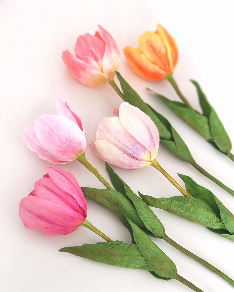 Handgefertigte Tulpen aus Krepppapier, Hochzeitsdekoration, Inneneinrichtung, Geschenk, 30-35cm