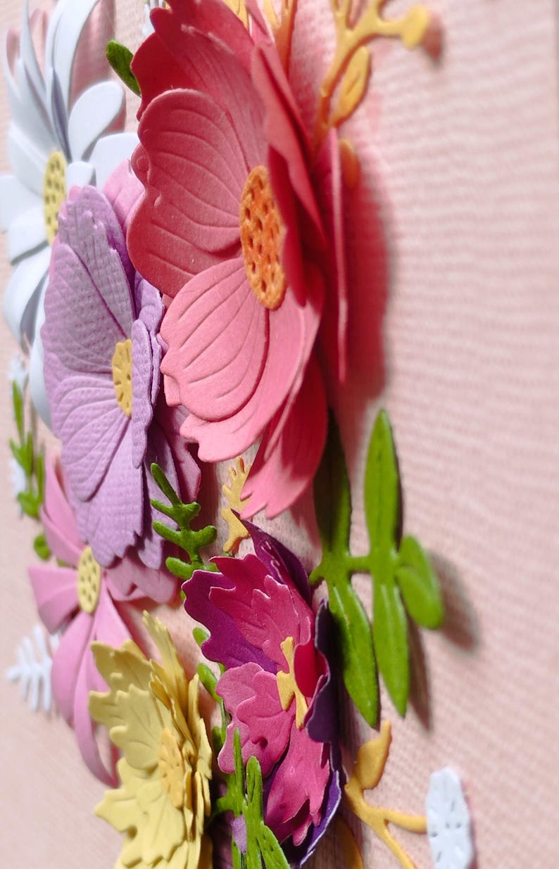 3D-Blumenbild aus Papier, Reliefrahmen mit Pastellblumen, Papierskulptur, florales Wandbild, 18x18 cm